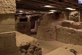 Im Museum Sankt Dionys: Ausgegrabene Mauerreste.