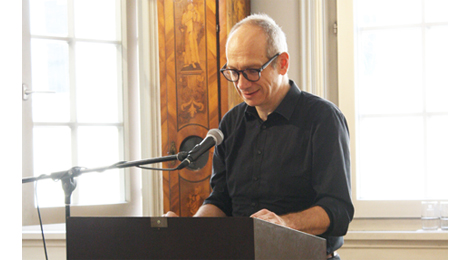 Museumsleiter Hansjörg Albrecht am Rednerpult.