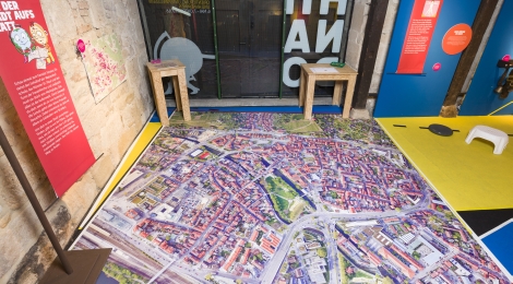 Orientierung in der Nähe: Stadtplan und Luftbild