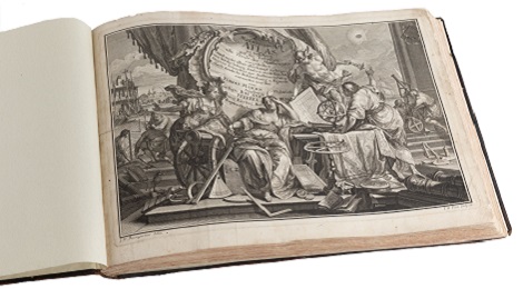 Aufgeschlagenes Buch mit schwarz-weißem Kupferstich auf dem Titelblatt. Das Bild zeigt verschiedene Personen sowie mathematische, geometrische und astronomische Gerätschaften.