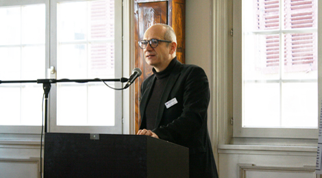 Museumsleiter Hansjörg Albrecht am Rednerpult.